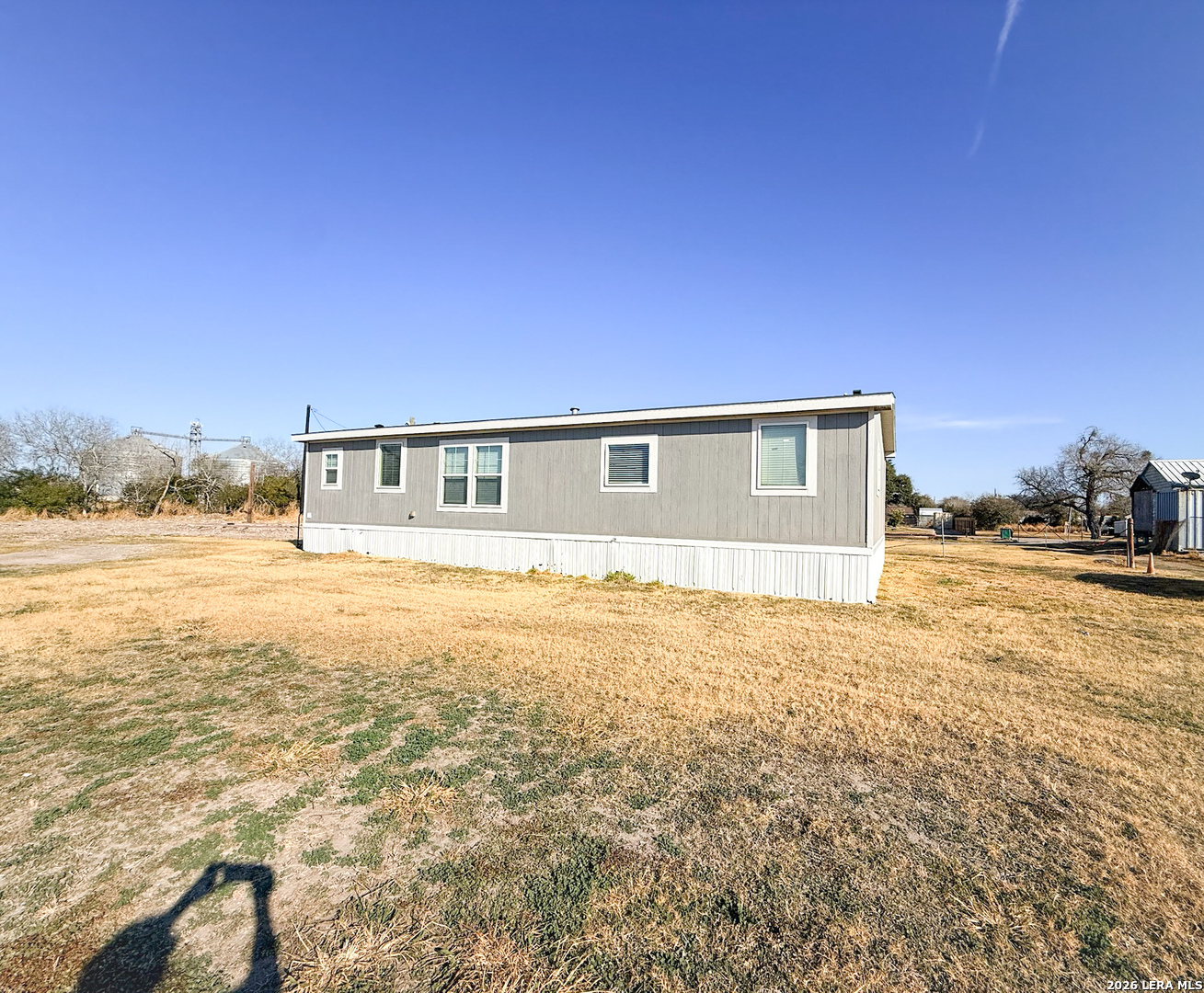 main property photo 18