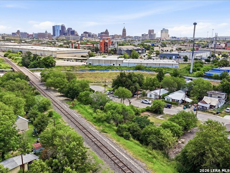 main property photo 25