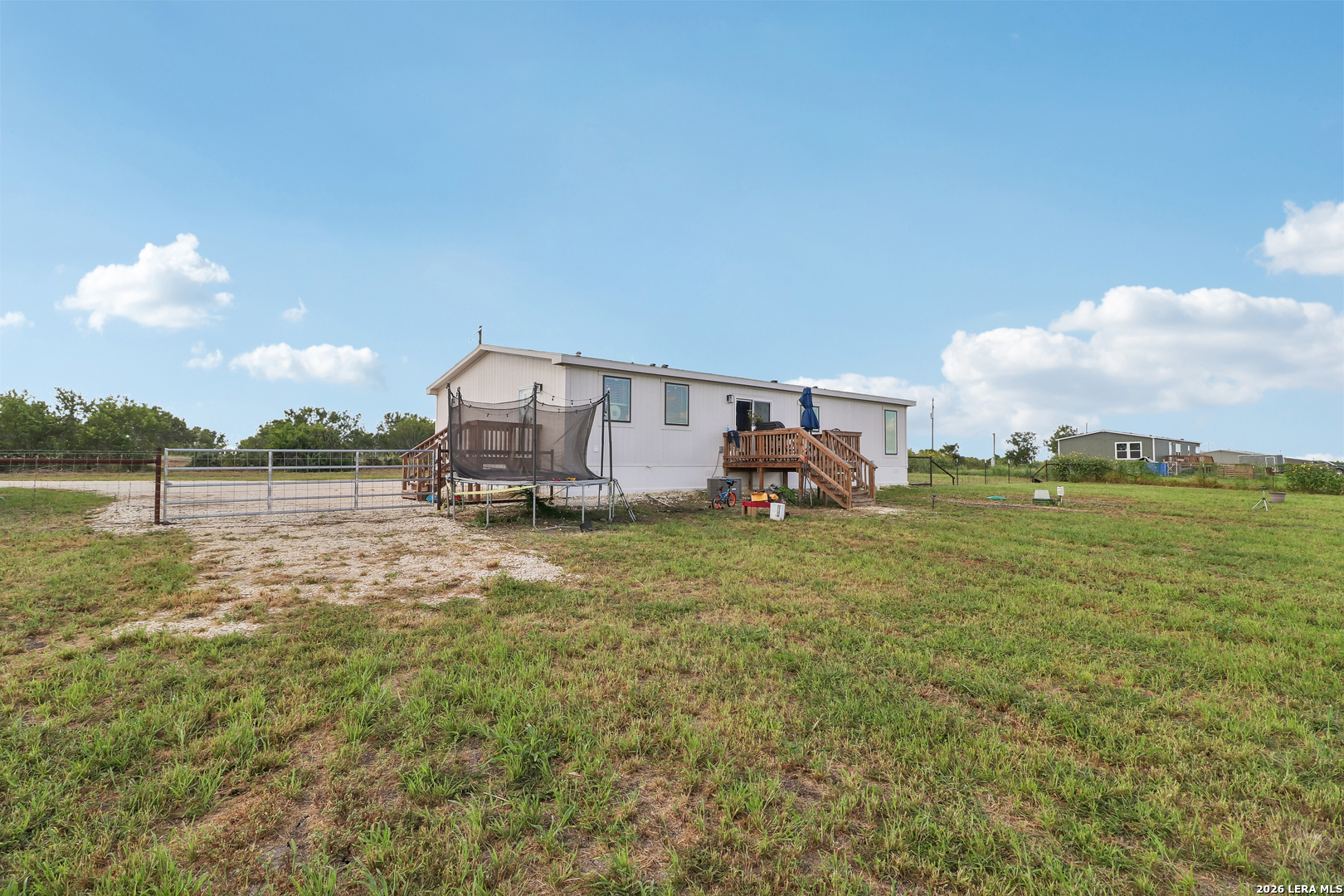 main property photo 27
