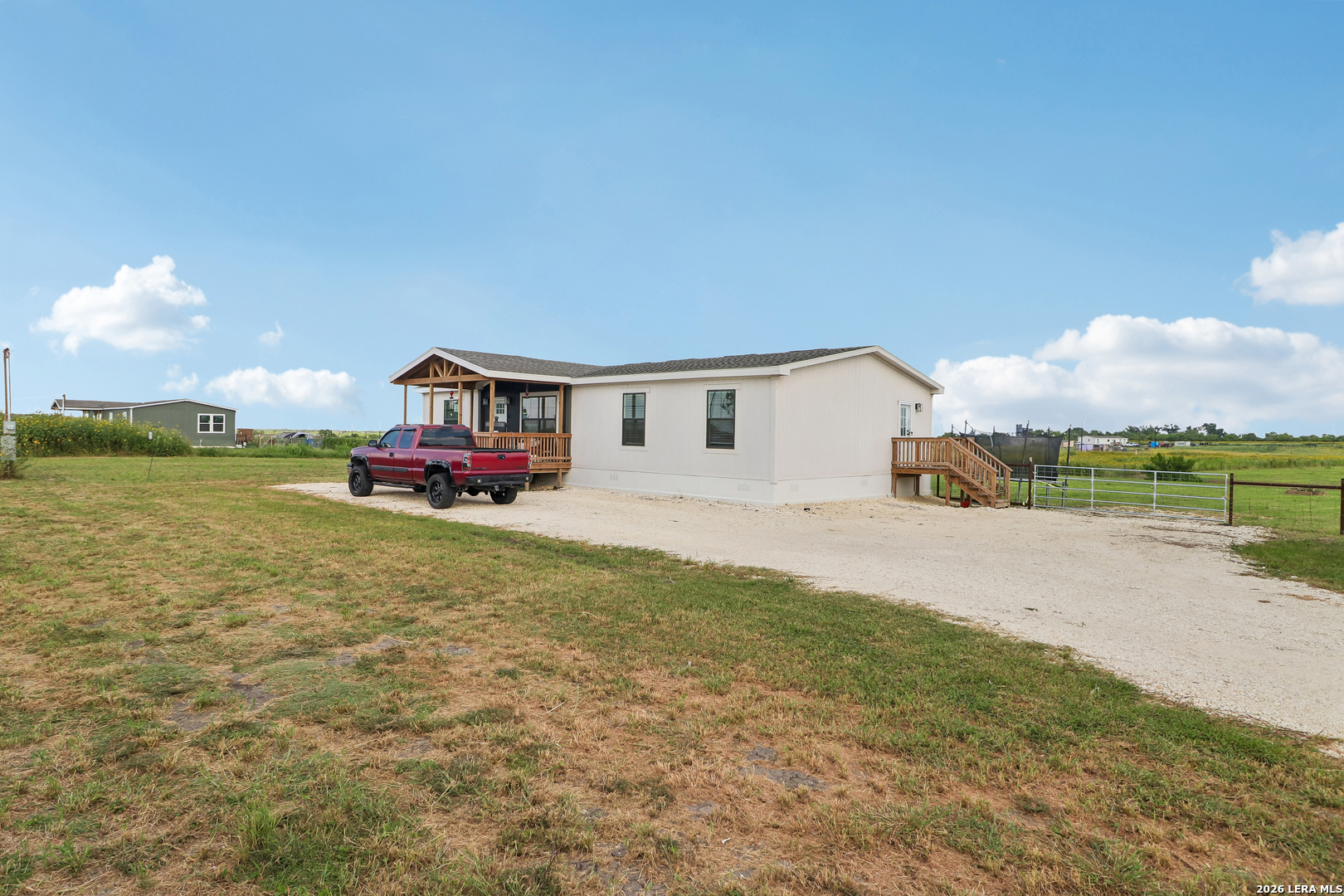main property photo 3