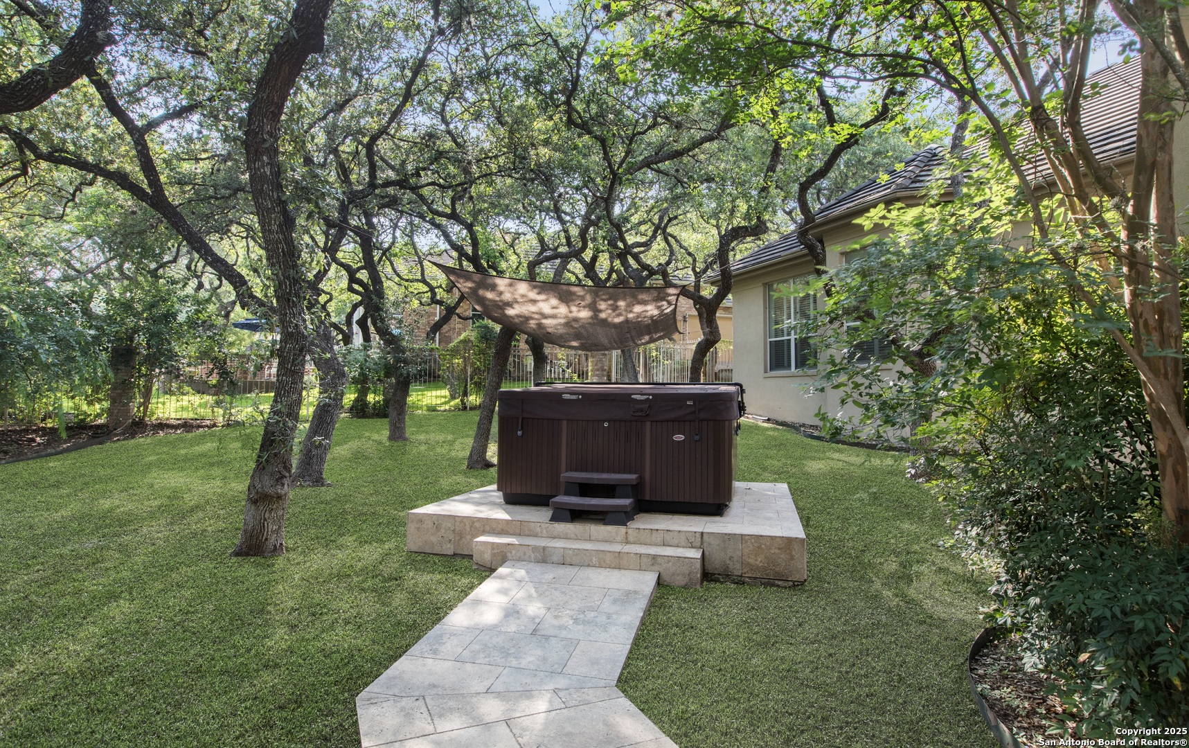 main property photo 29