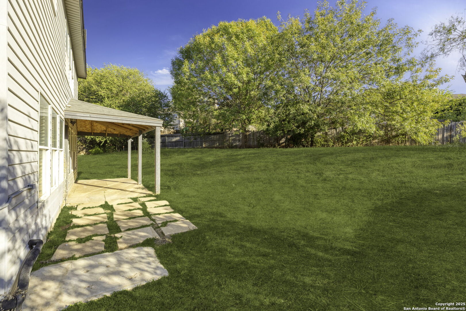 main property photo 23