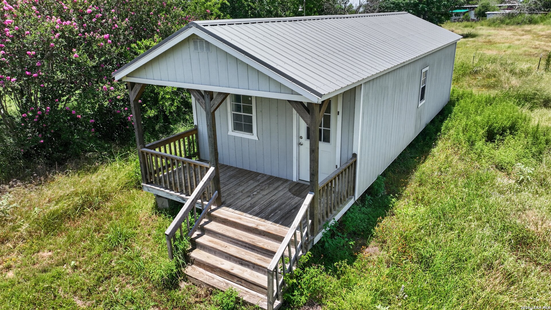 main property photo 22