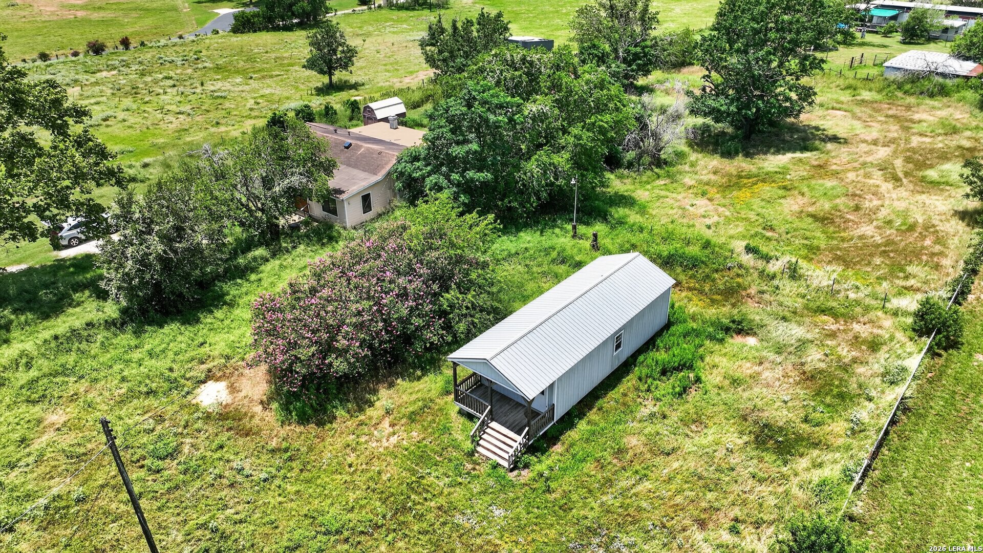 main property photo 32