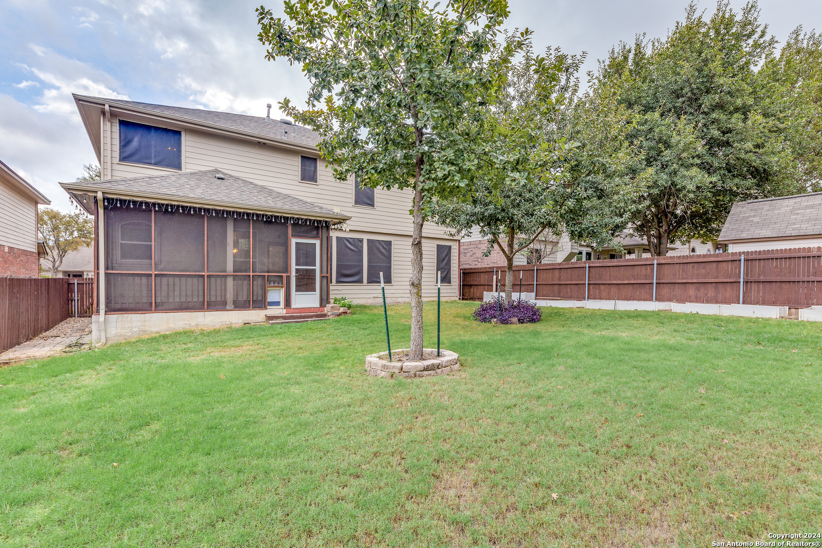 main property photo 23