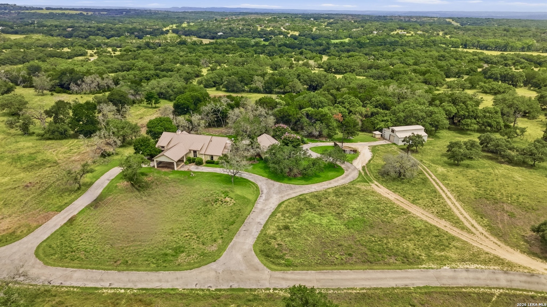 main property photo 40