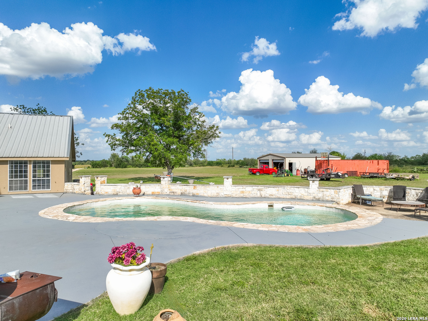 main property photo 39