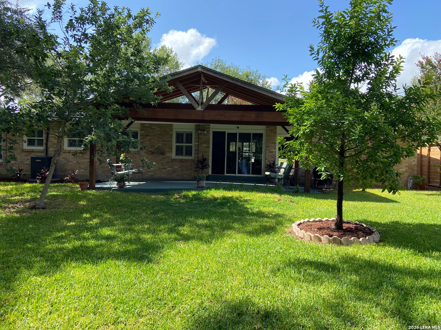 main property photo 11