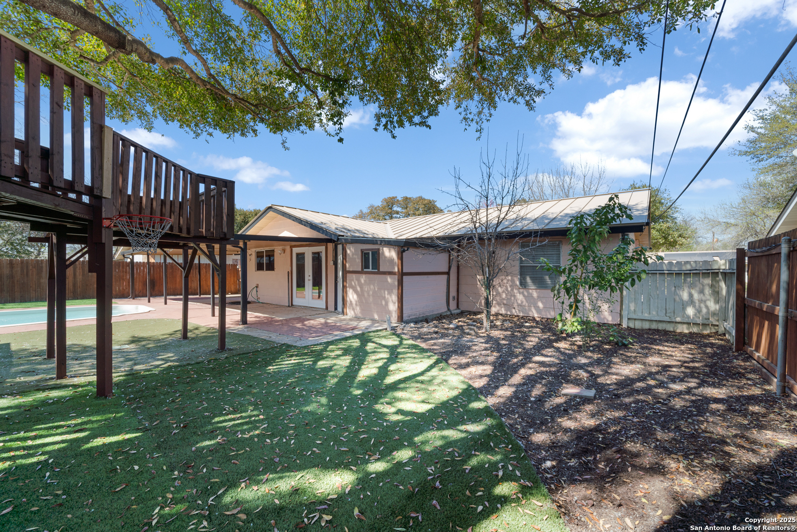 main property photo 32