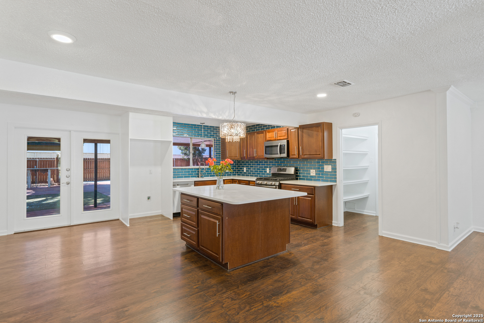 main property photo 9