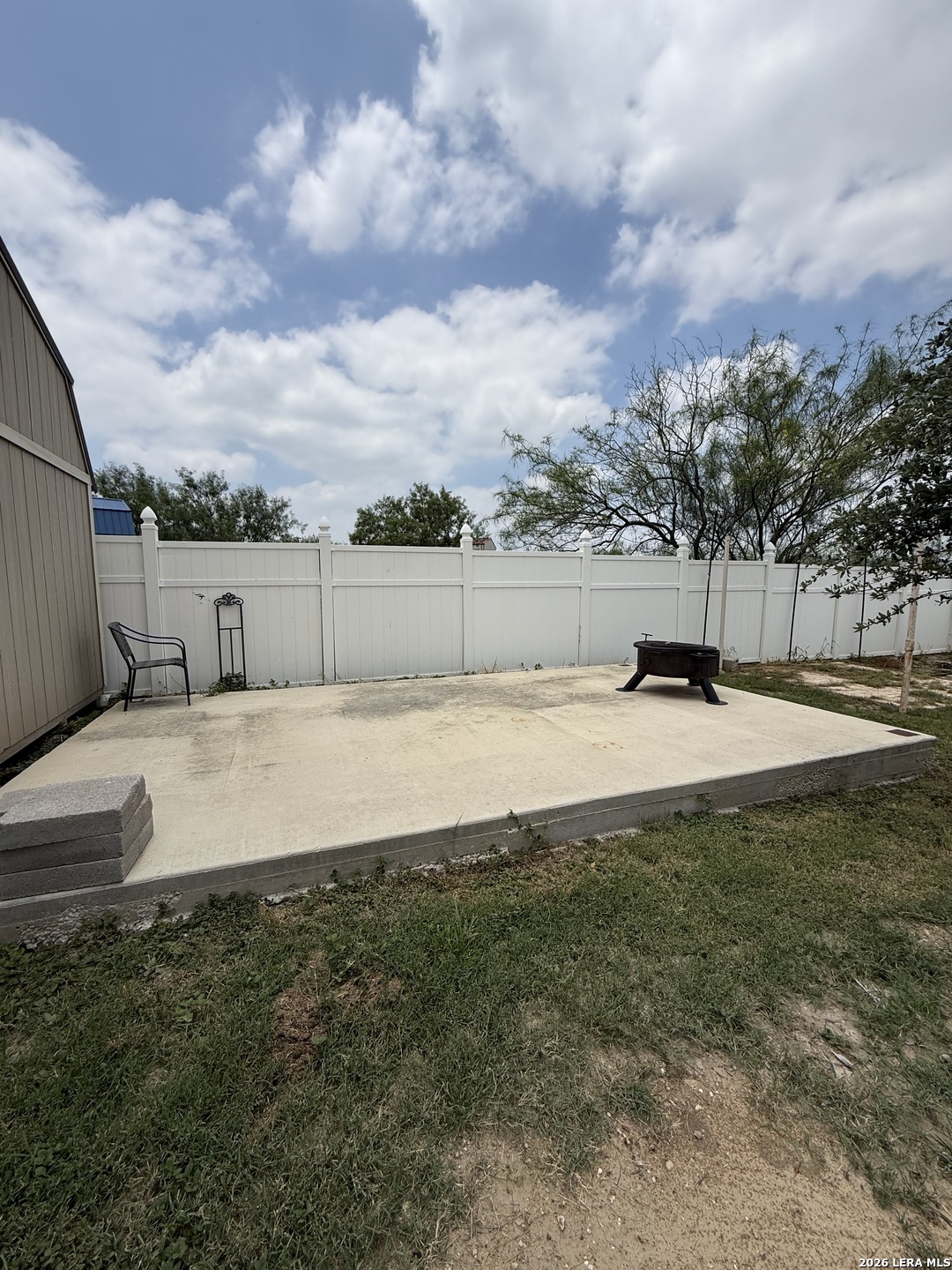 main property photo 13