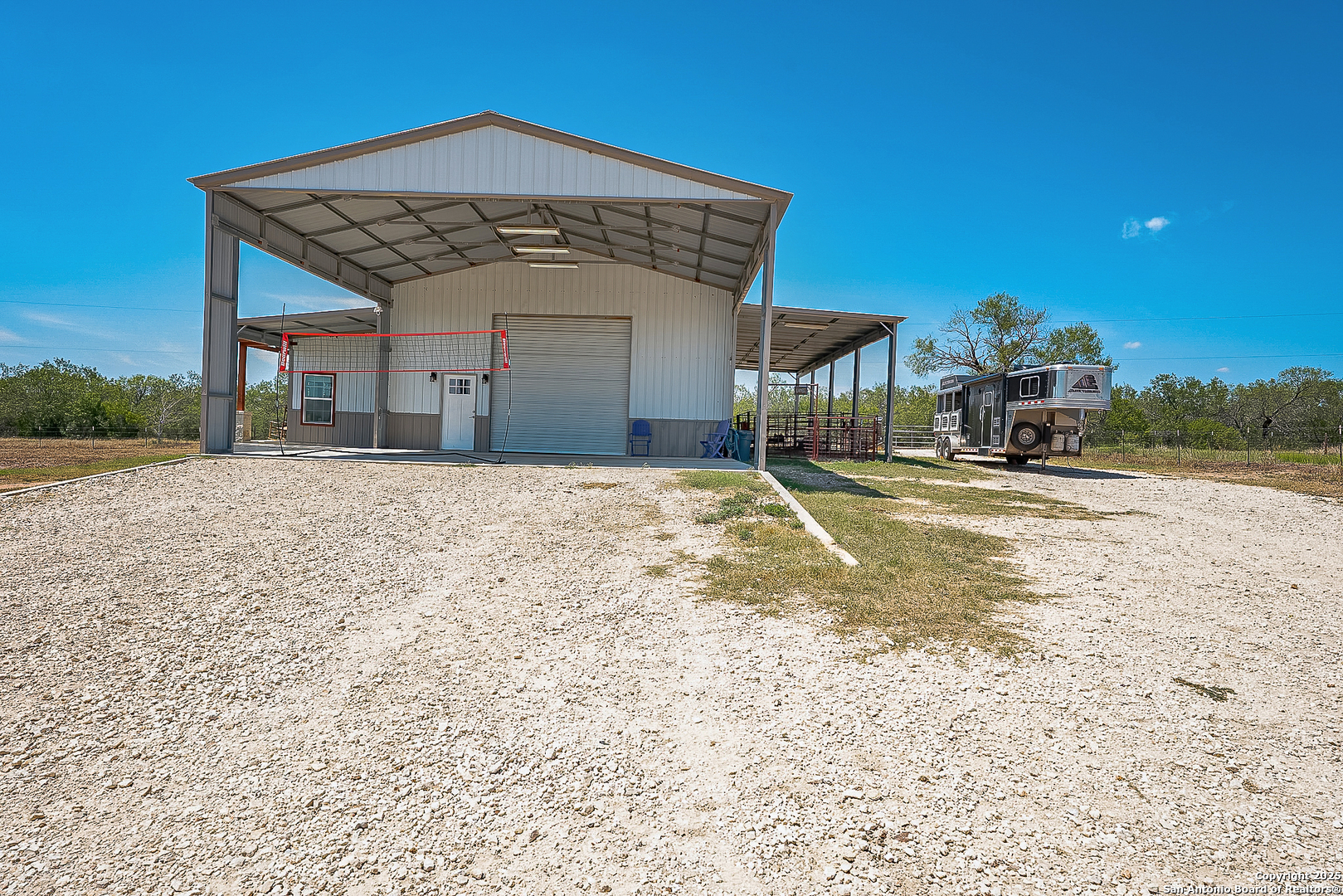 main property photo 25