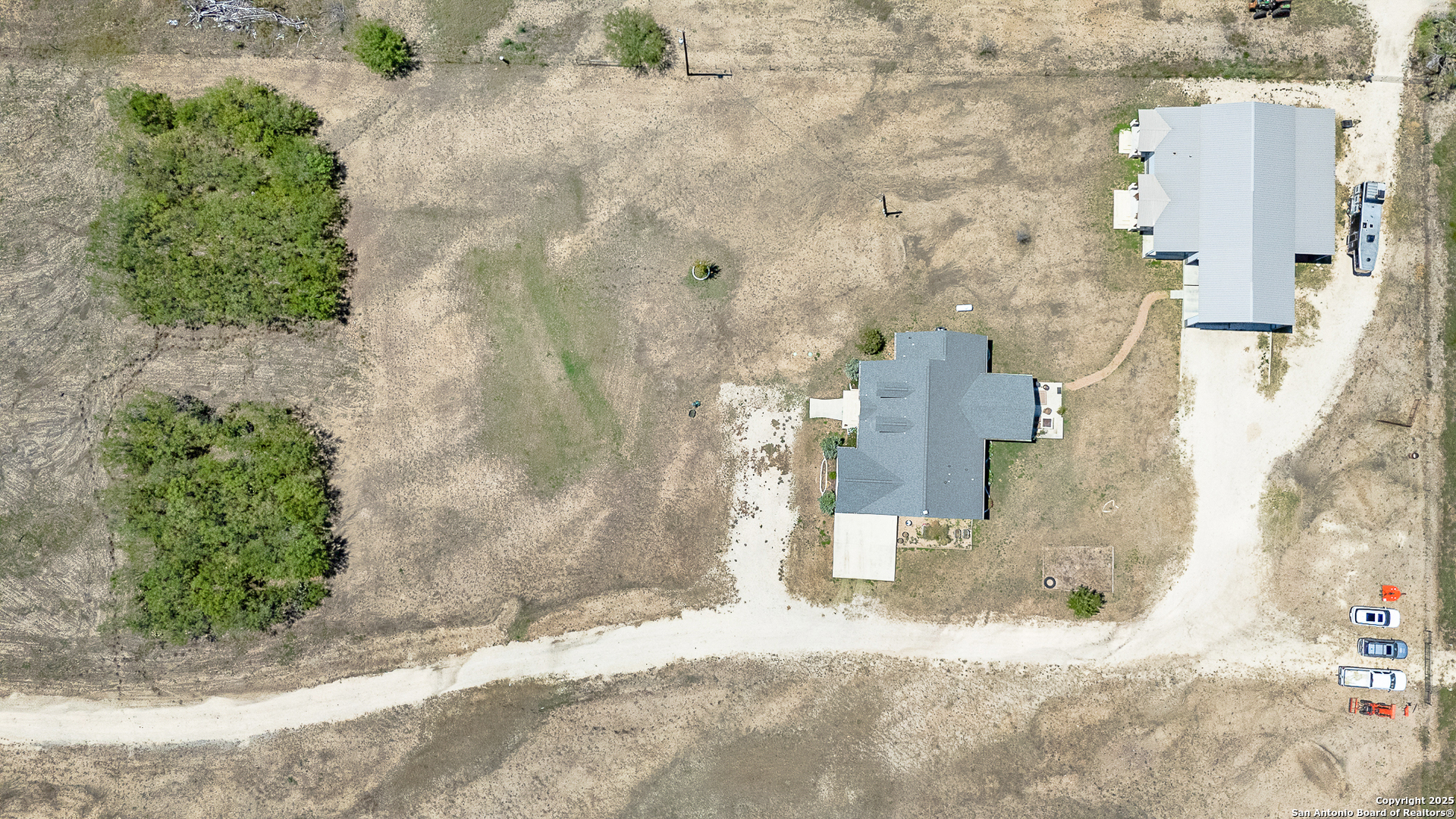 main property photo 39
