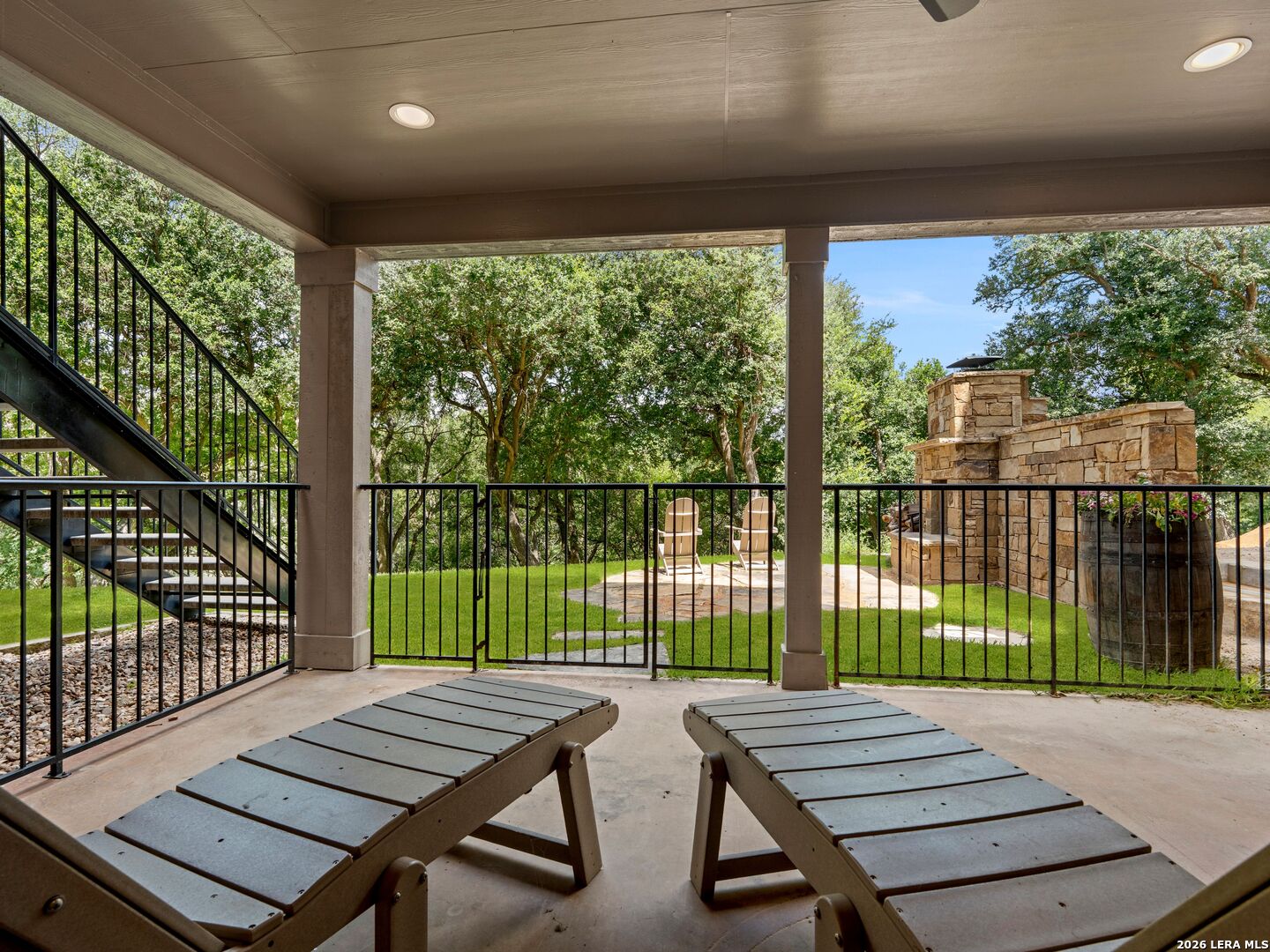main property photo 33