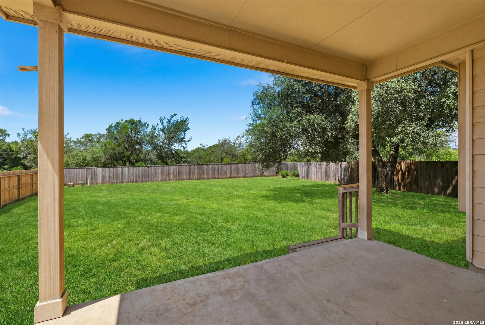 main property photo 28