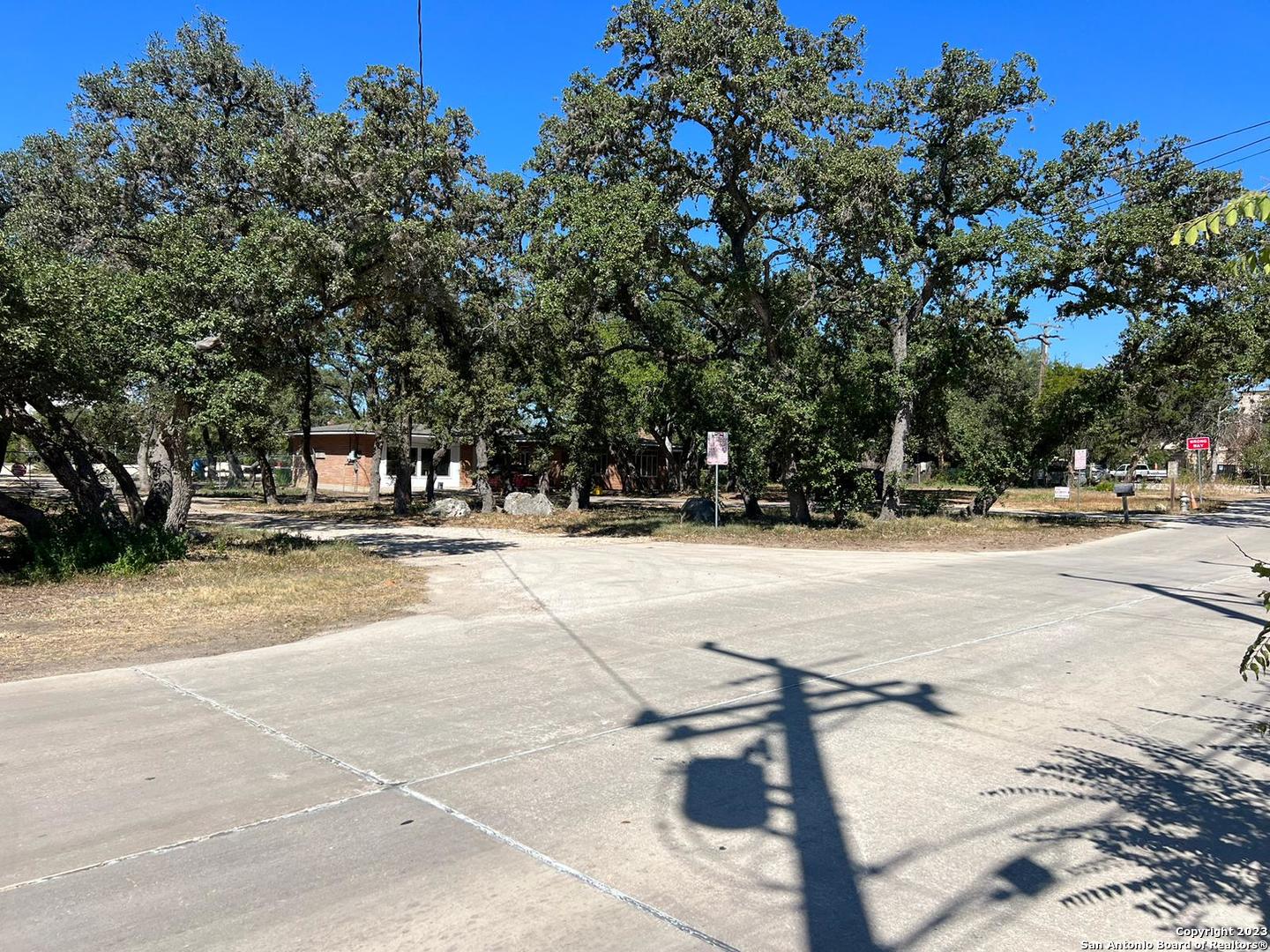 main property photo 11