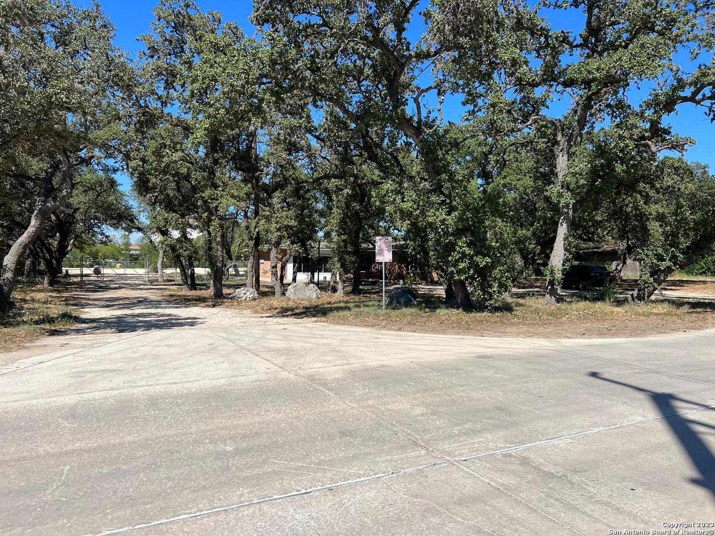 main property photo 13
