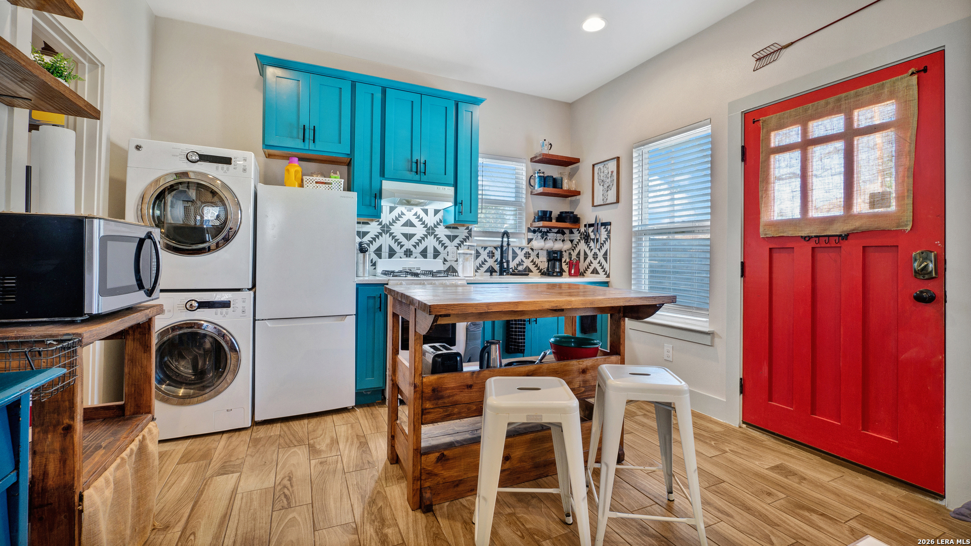 main property photo 33