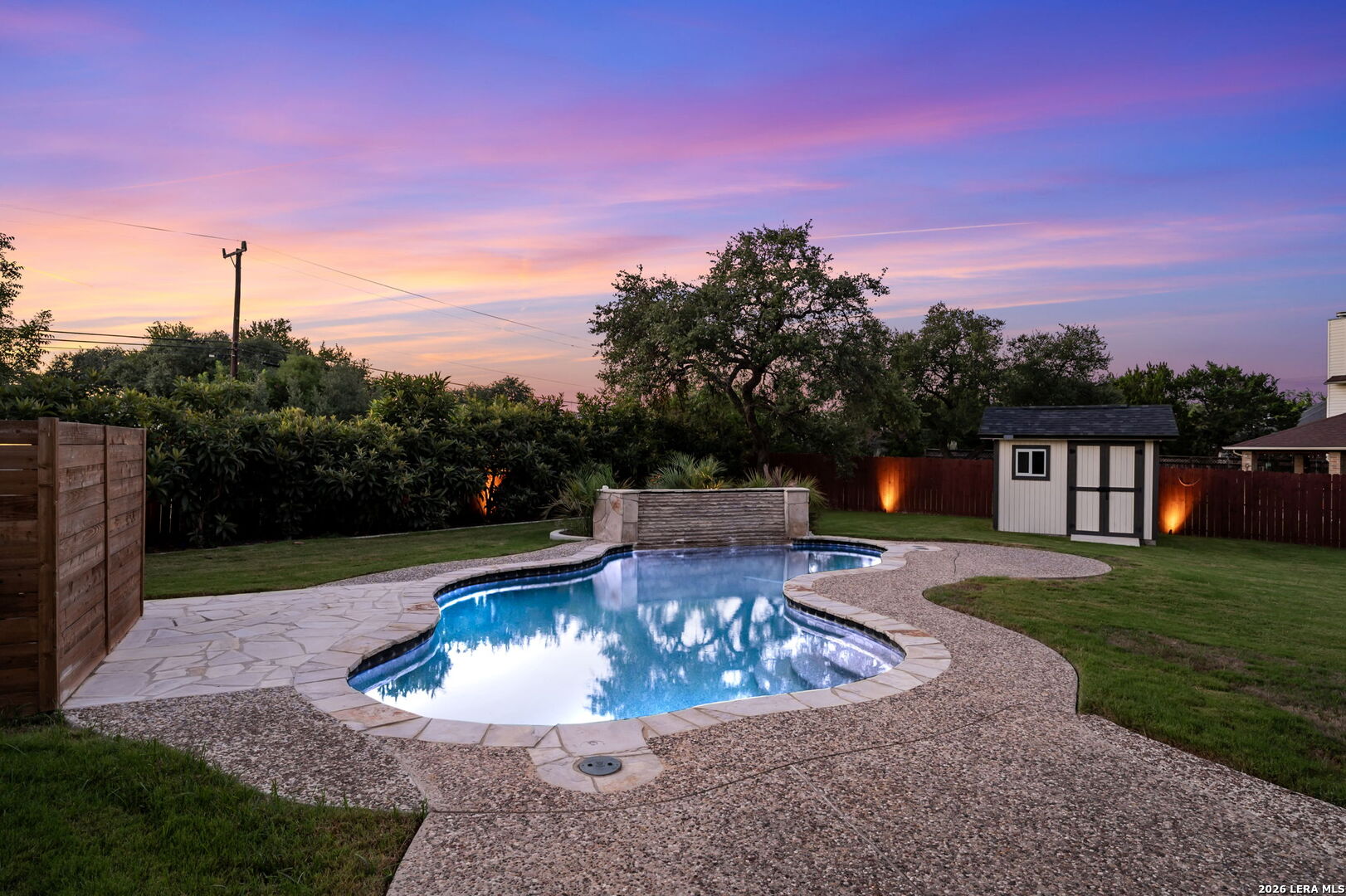 main property photo 40