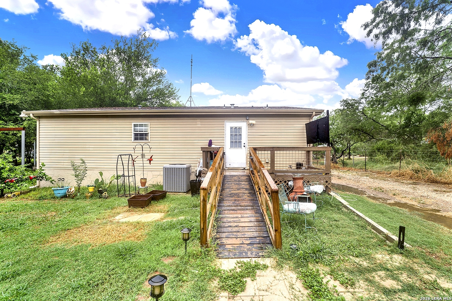 main property photo 32