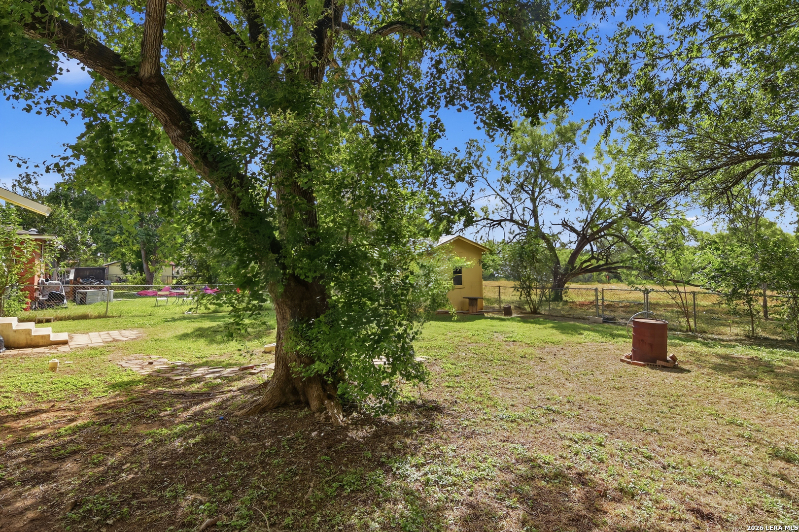 main property photo 18