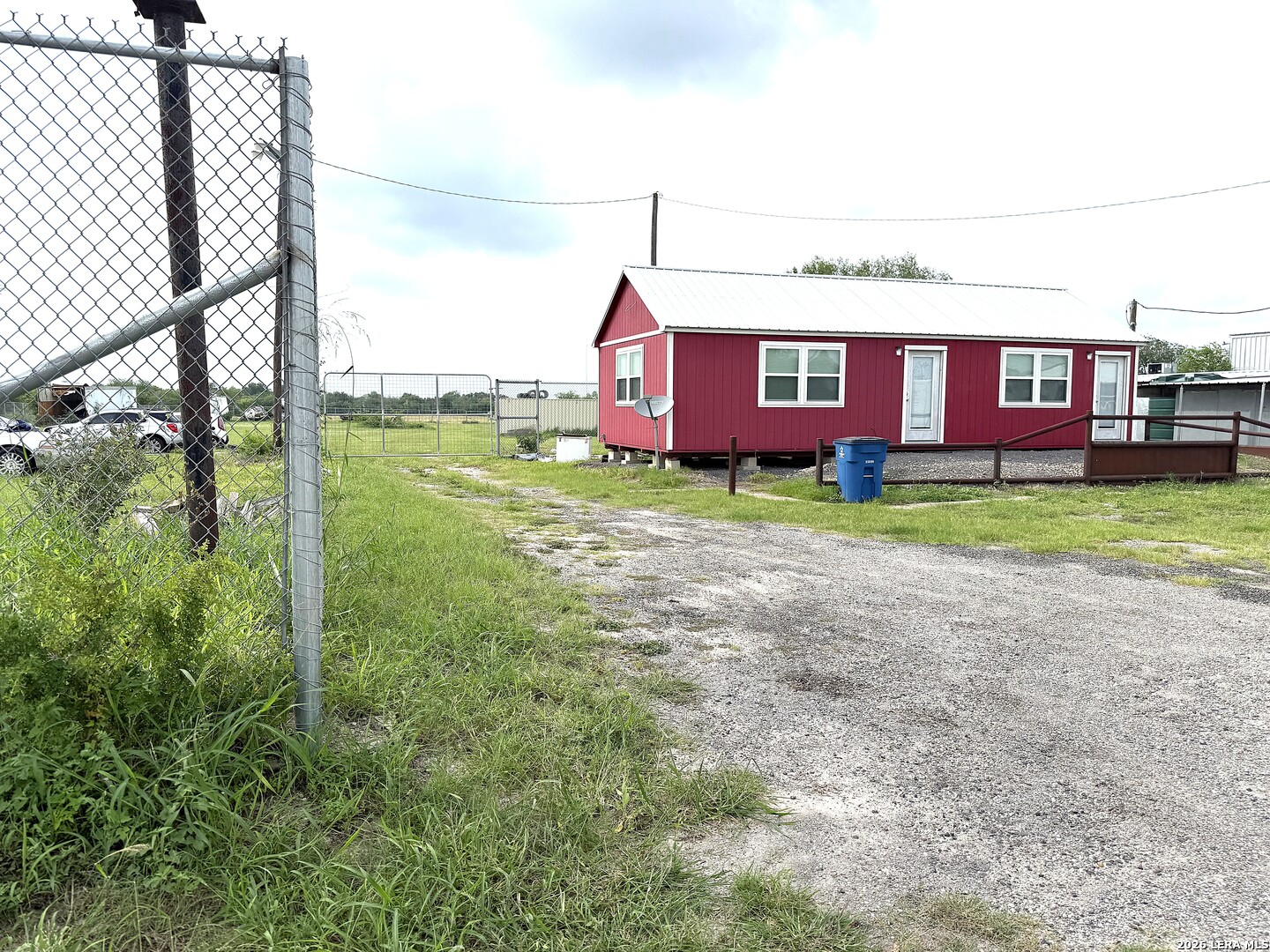main property photo 5