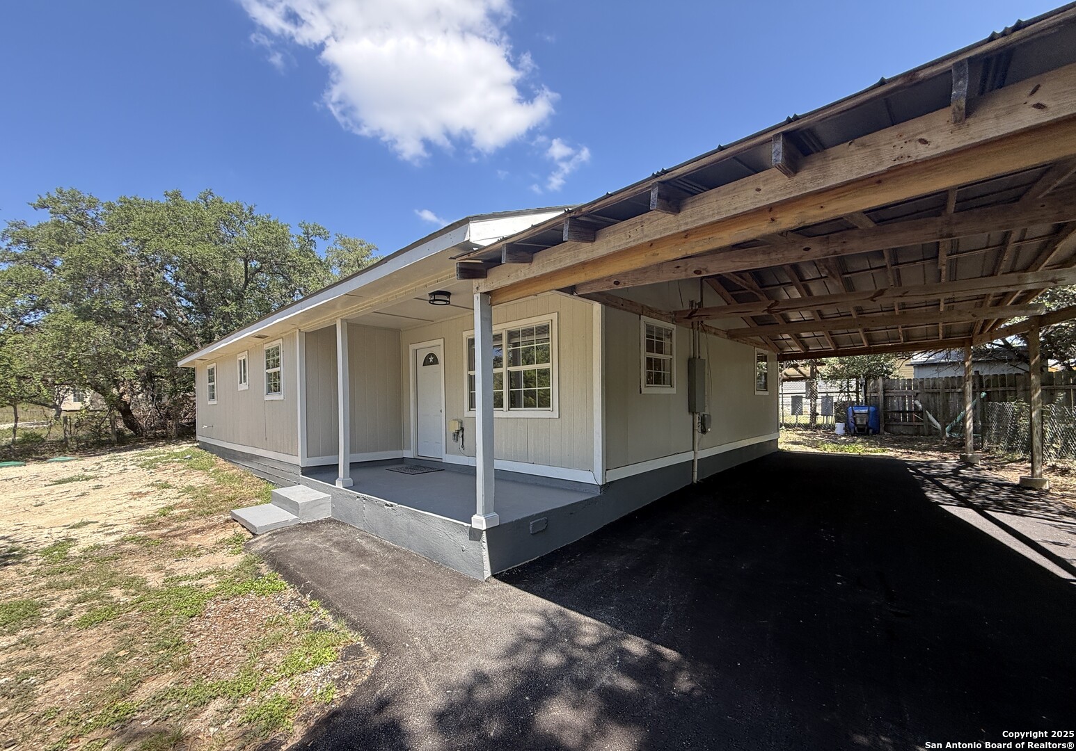 main property photo 15