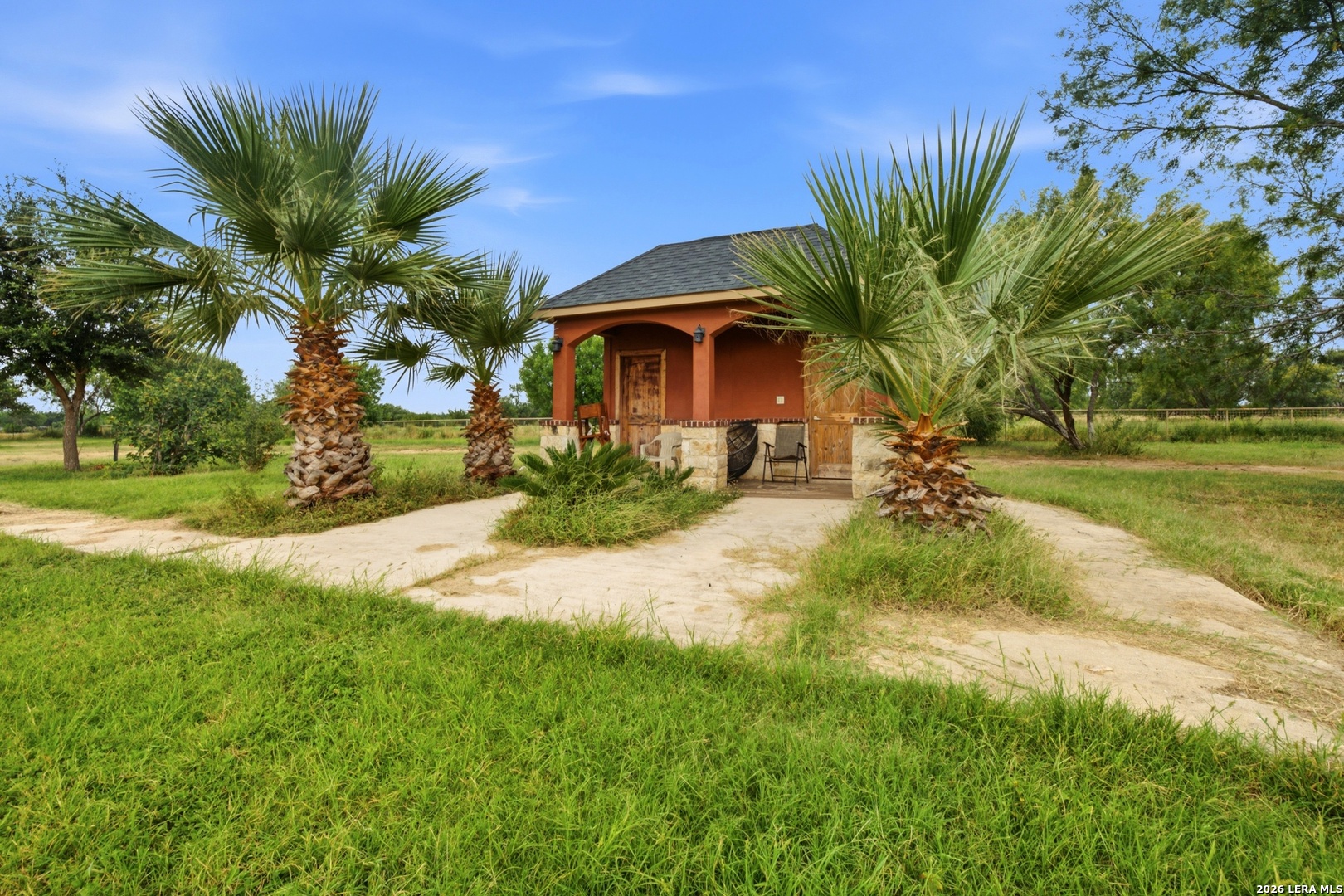 main property photo 18