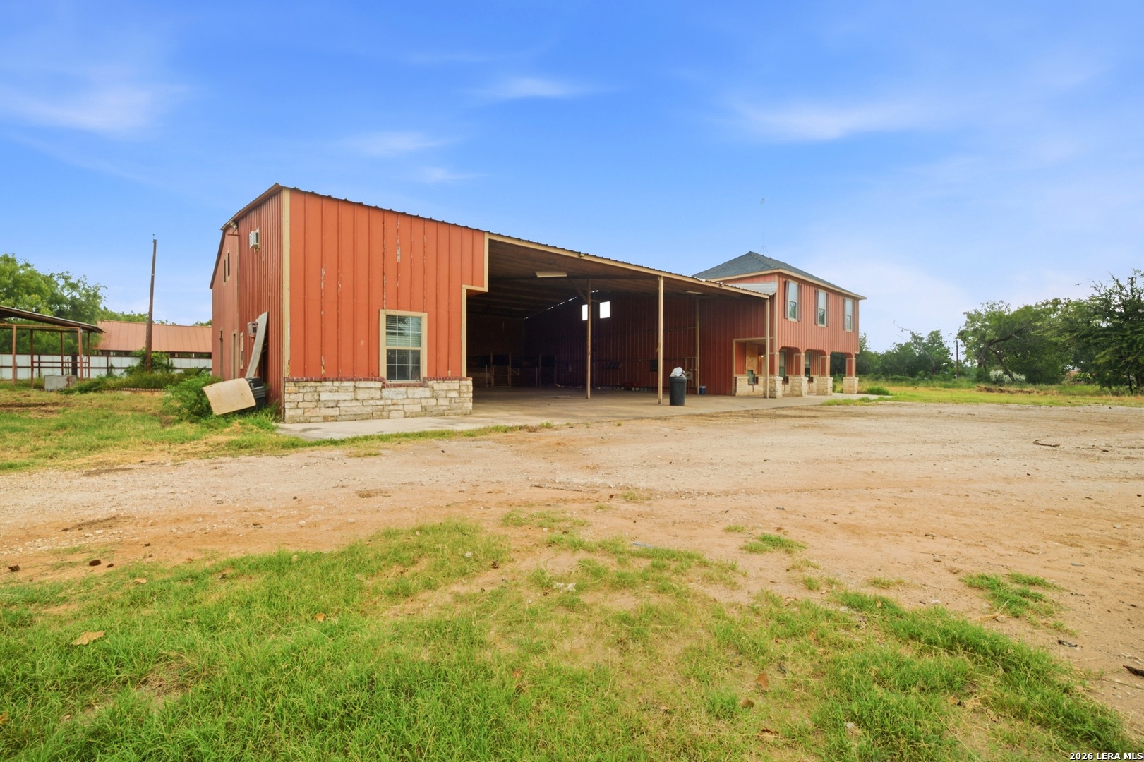 main property photo 19