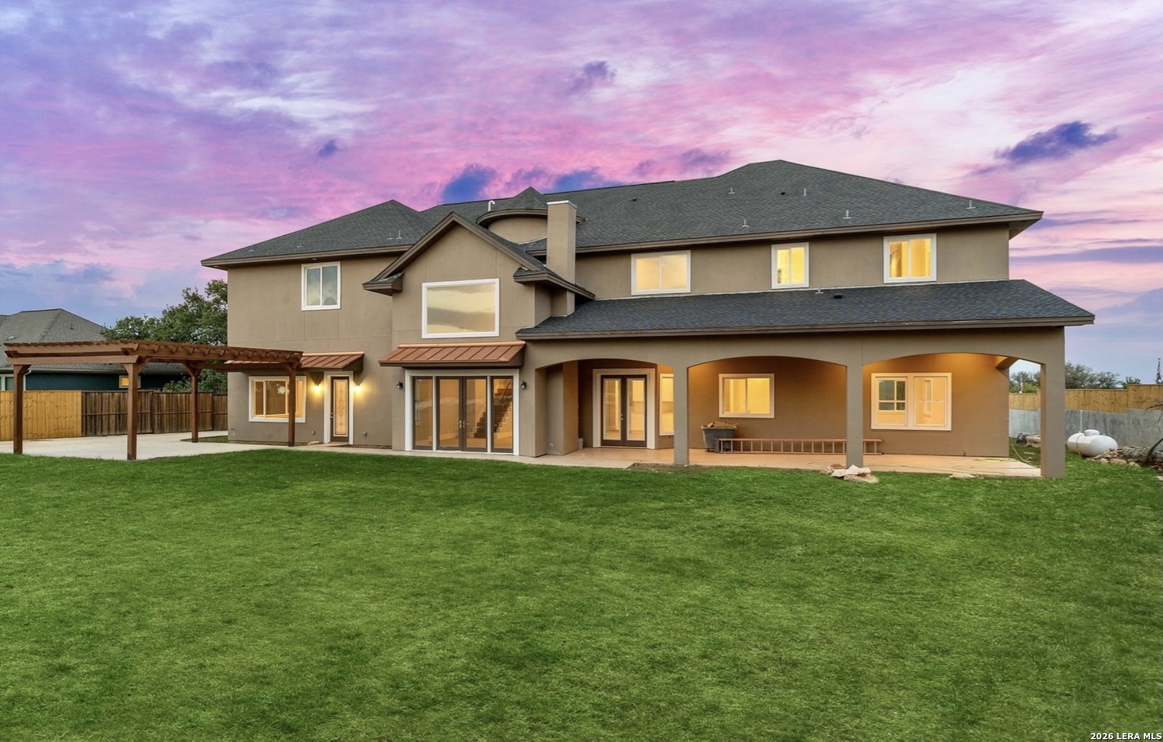 main property photo 4