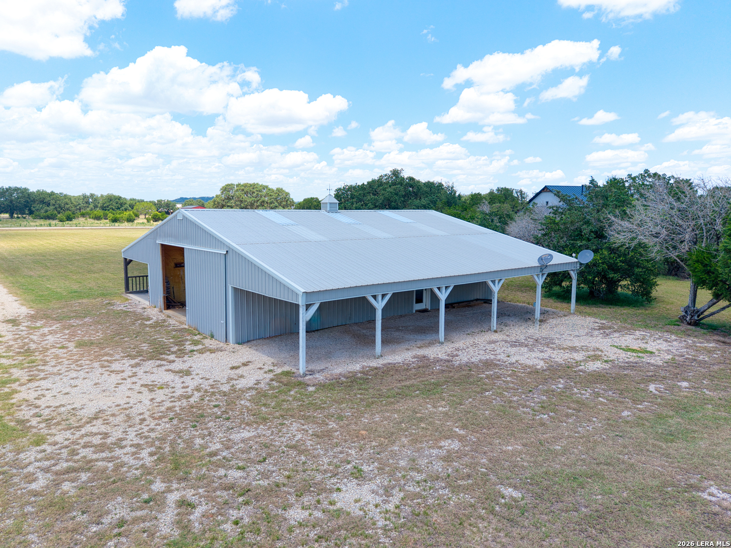 main property photo 13