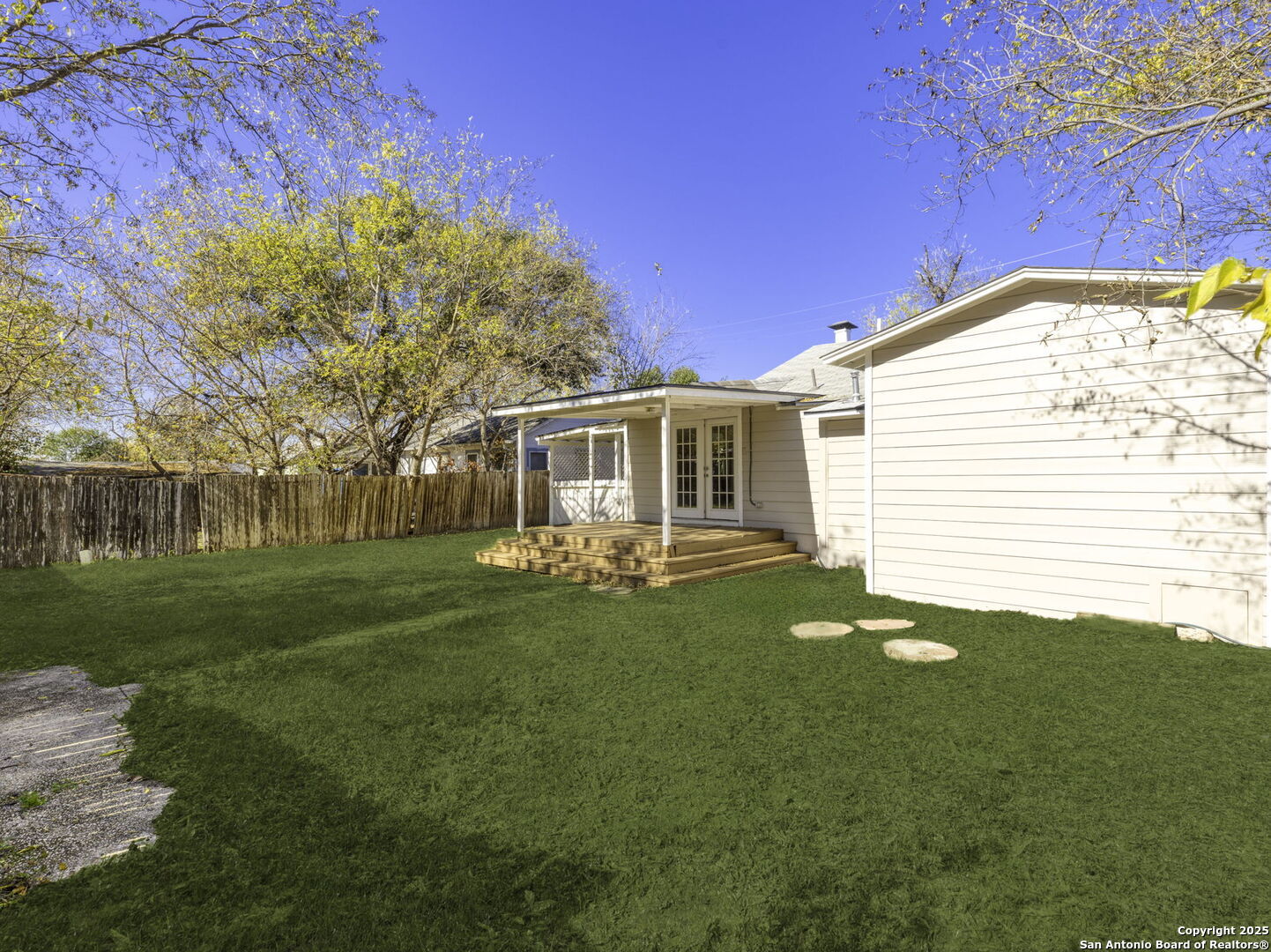 main property photo 15