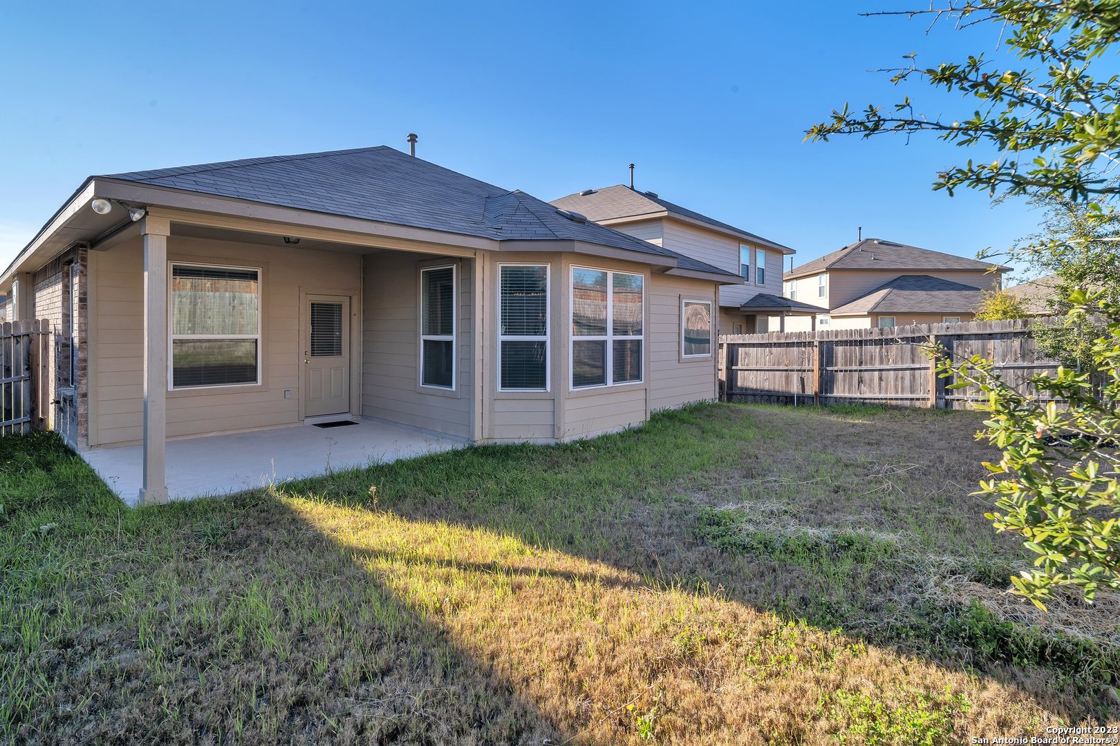 main property photo 23