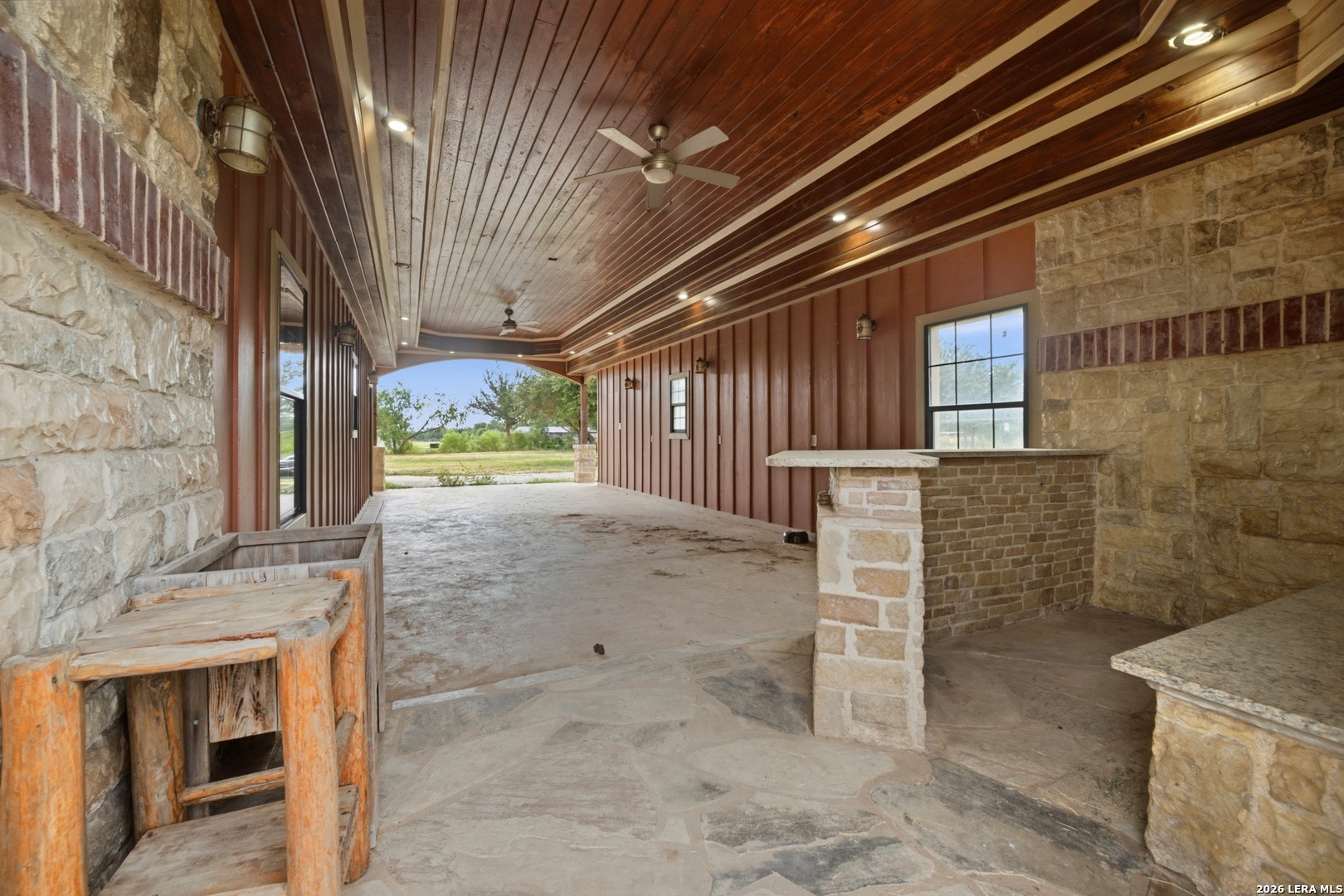 main property photo 17