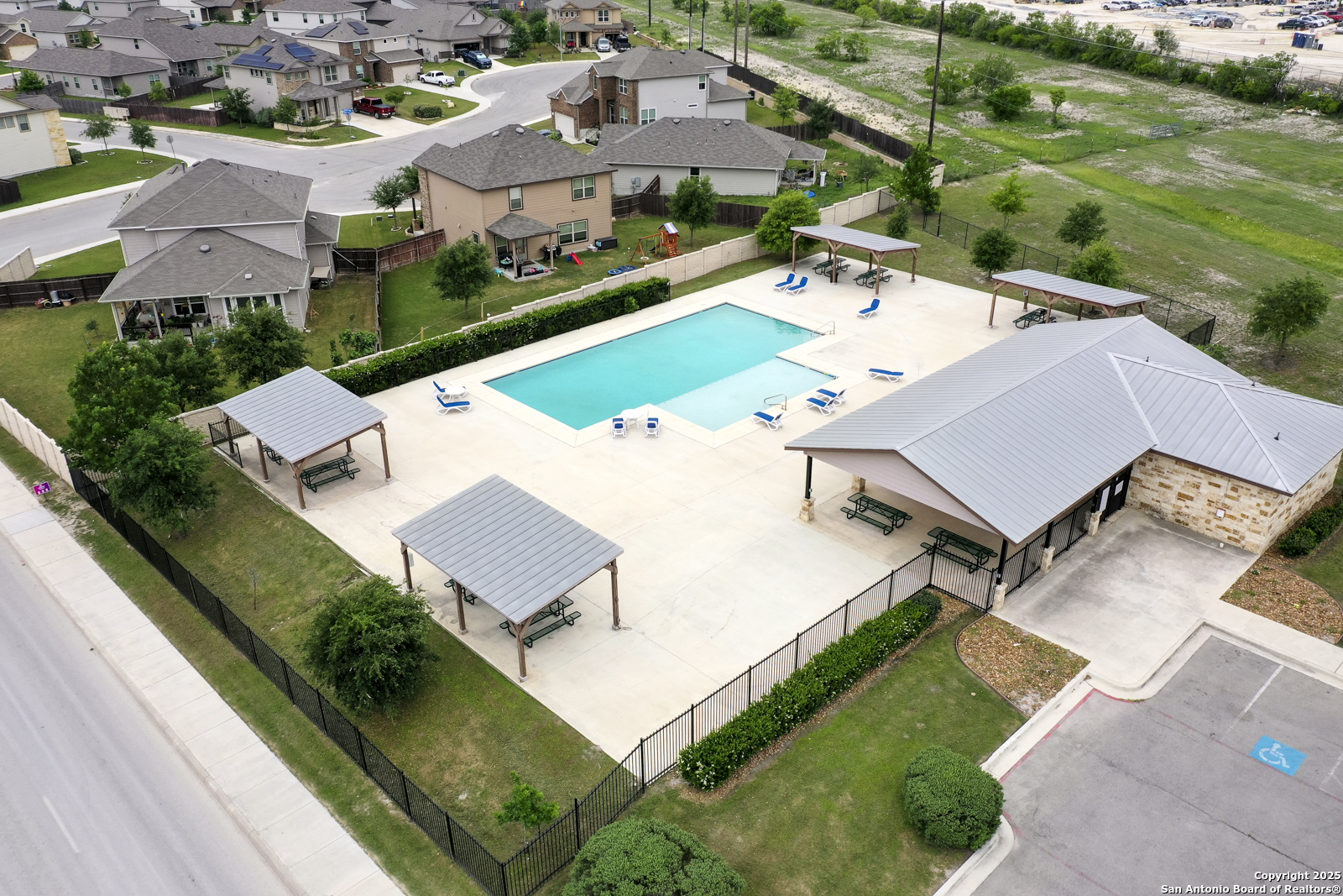 main property photo 41