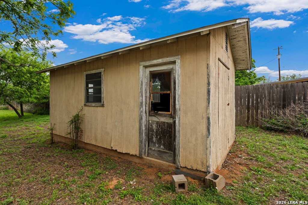 main property photo 18