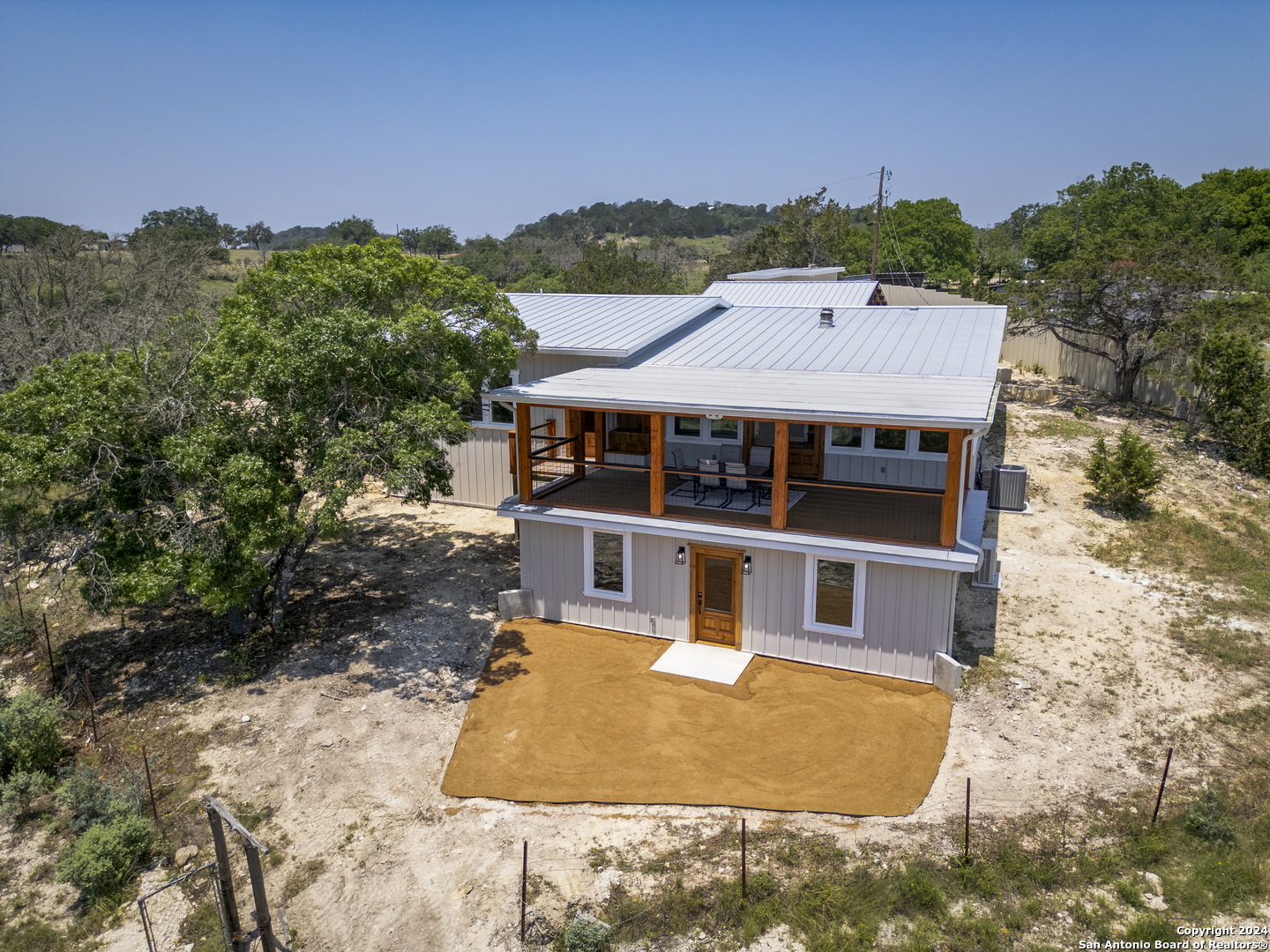 main property photo 7