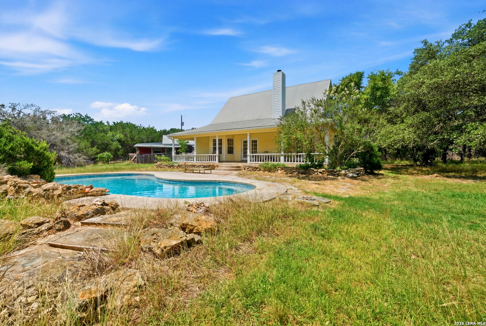 main property photo 28