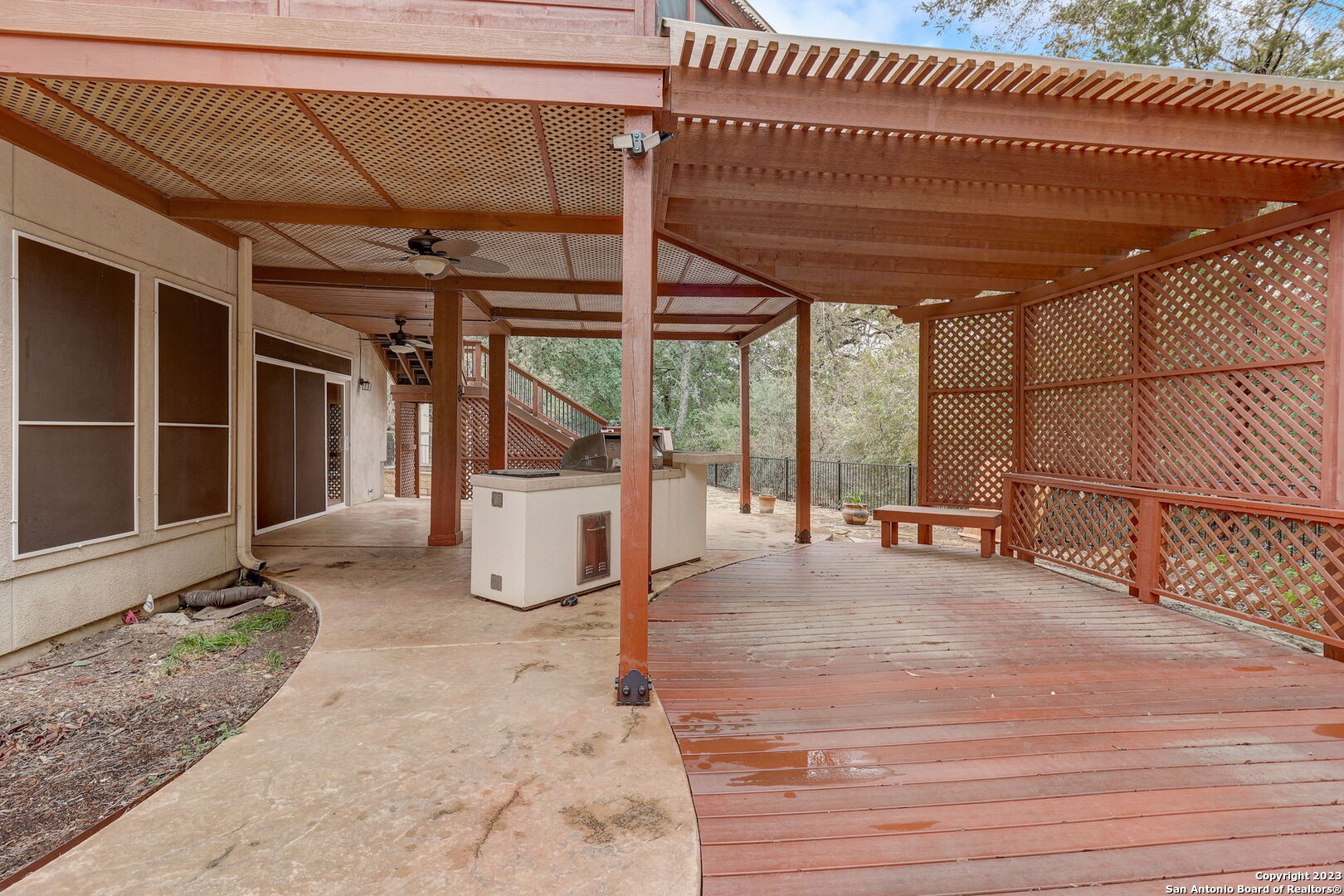 main property photo 30