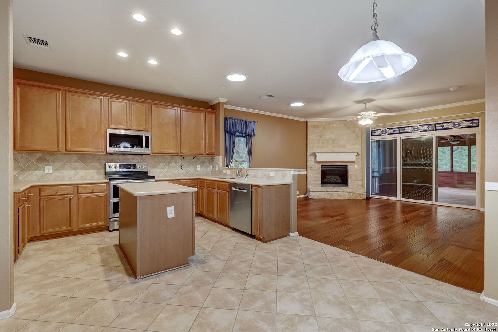 main property photo 9
