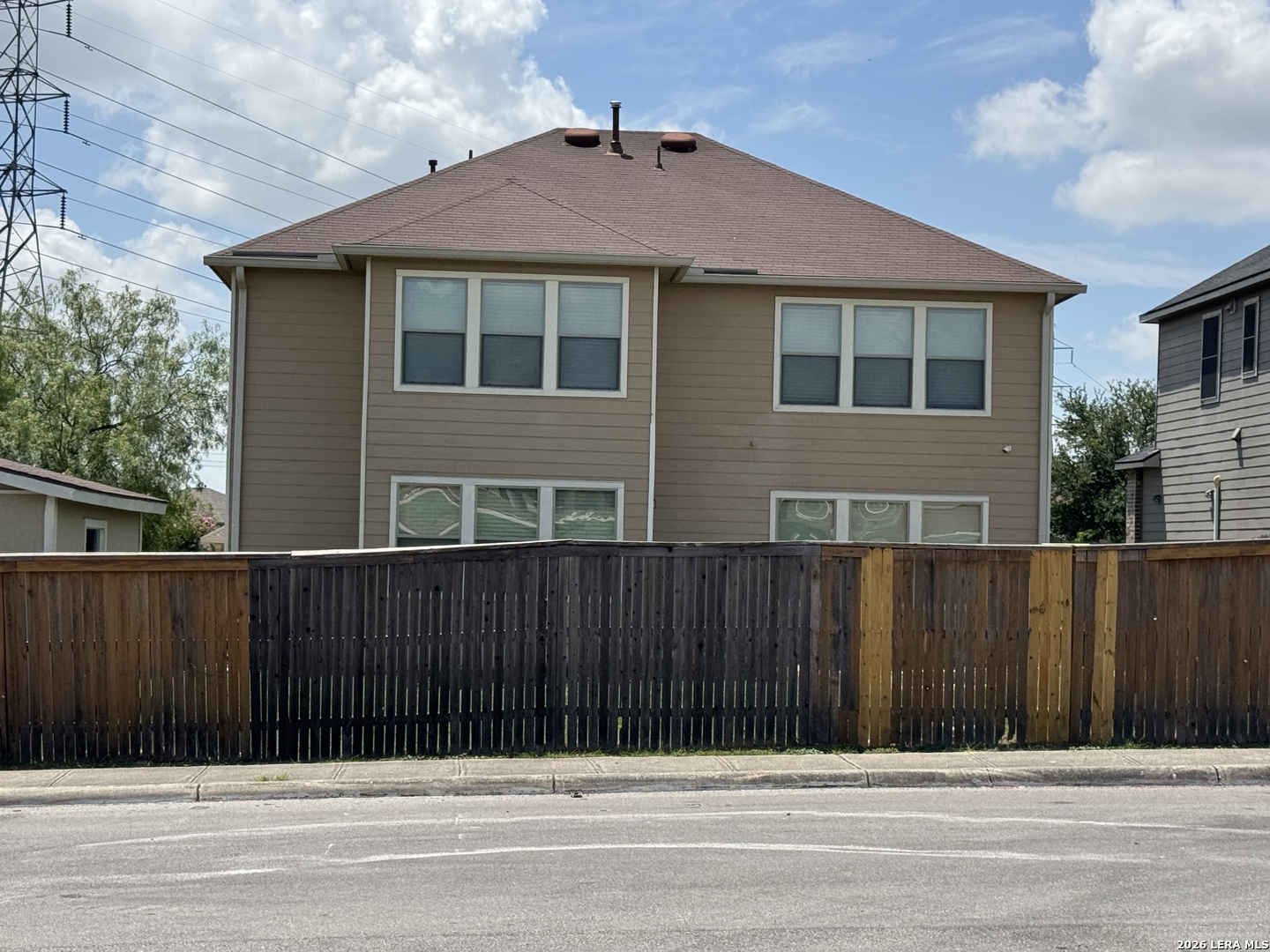 main property photo 32