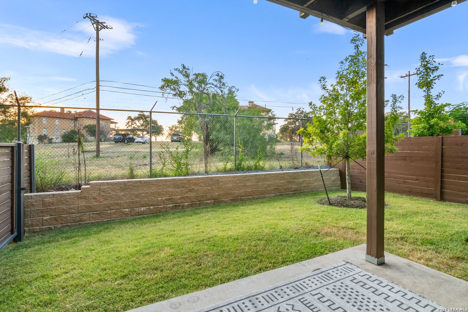 main property photo 32