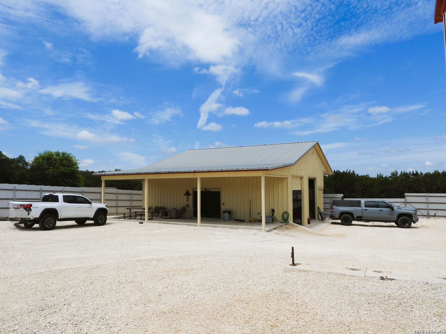 main property photo 23