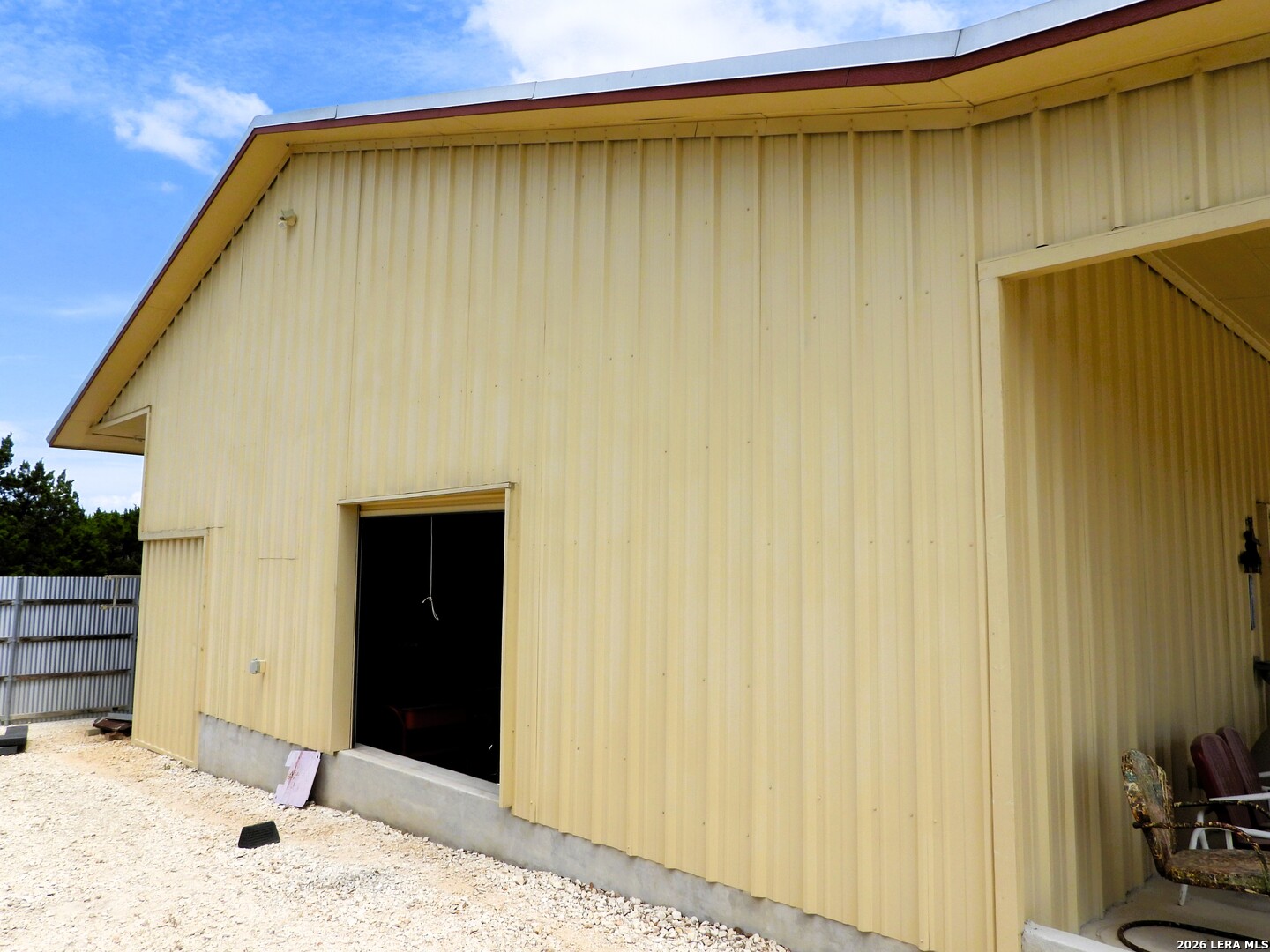 main property photo 27