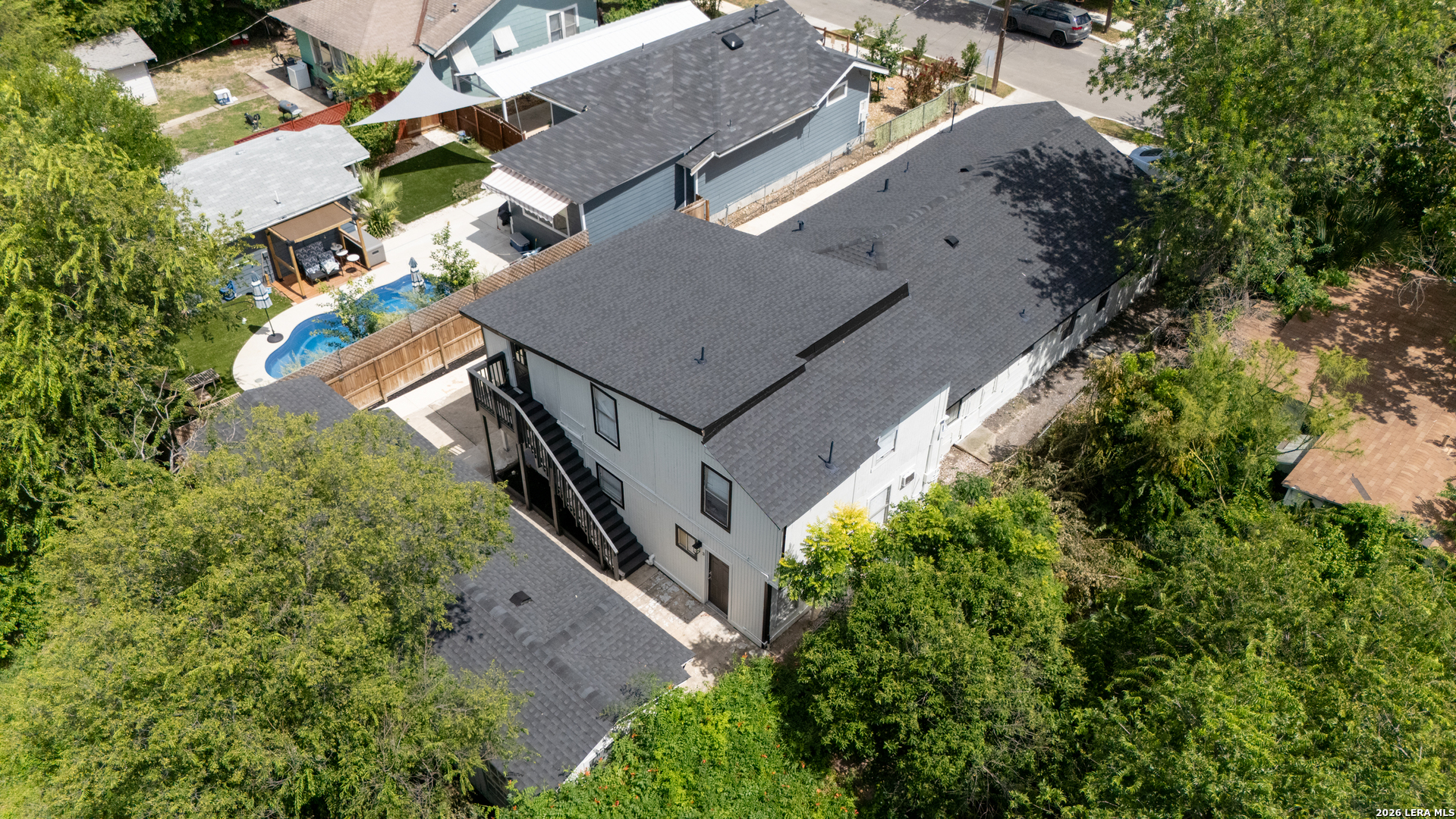 main property photo 14
