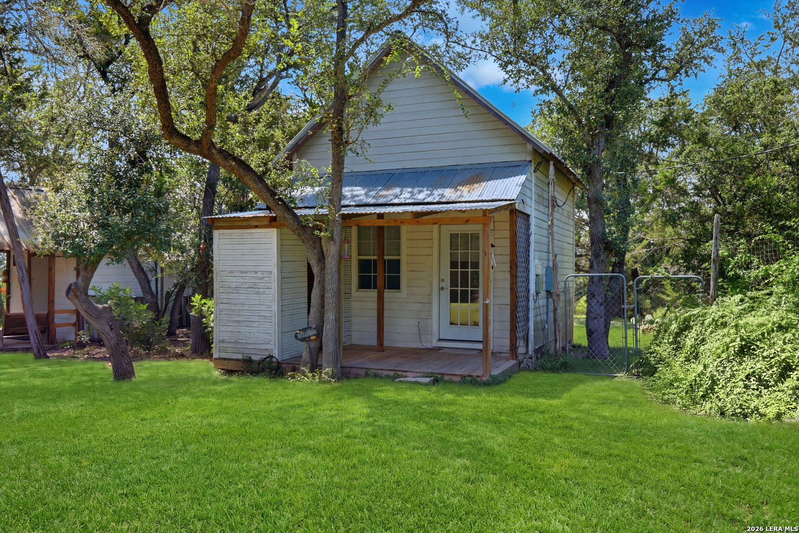 main property photo 31