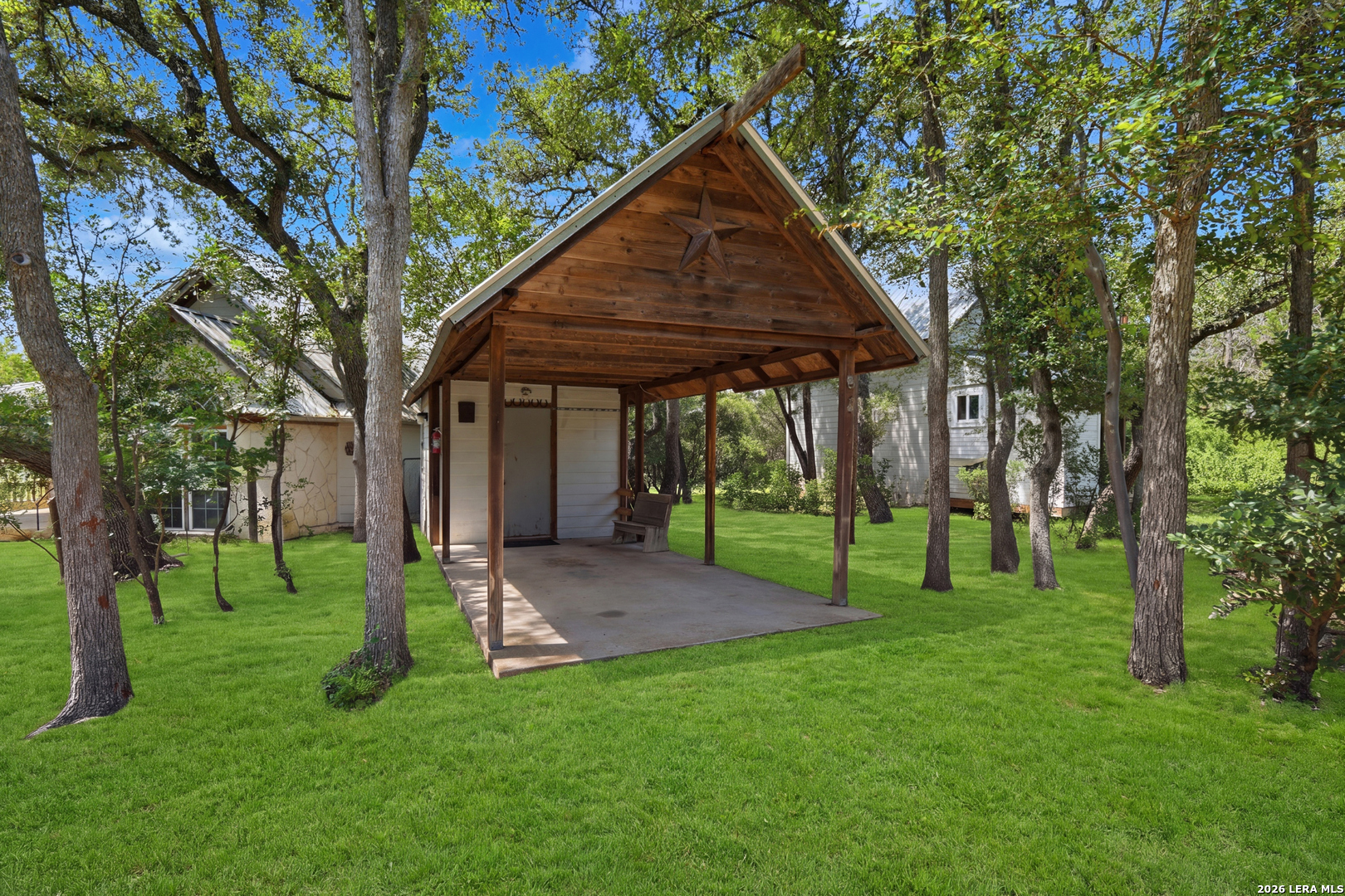 main property photo 33