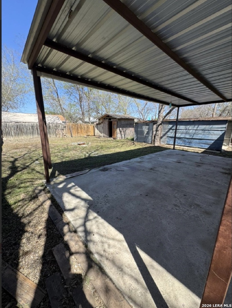 main property photo 10