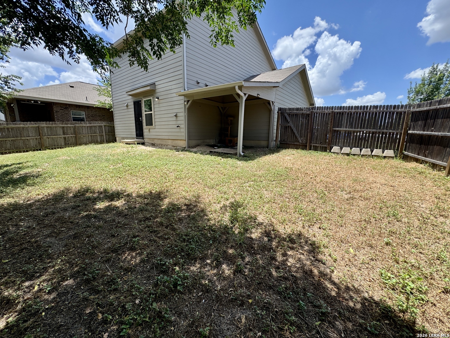 main property photo 18
