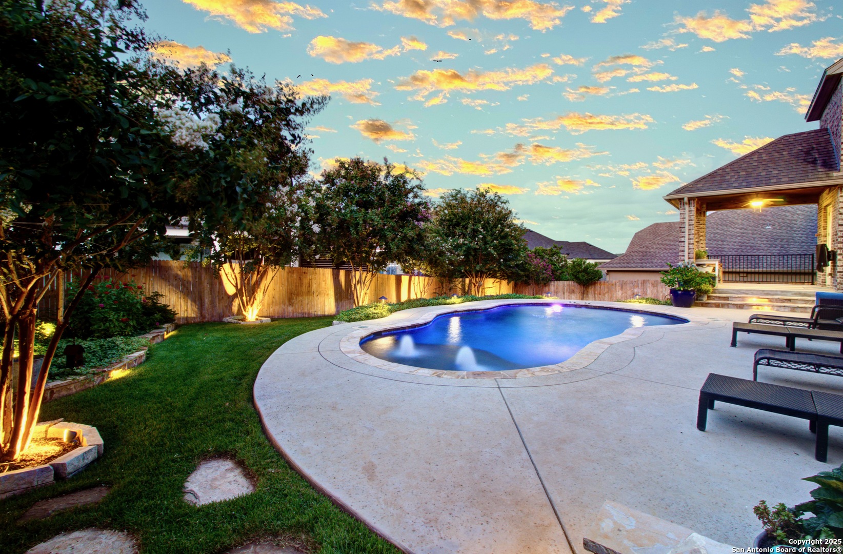 main property photo 41